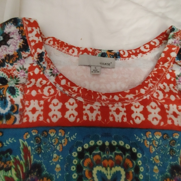 Multicoloured Horizontal Bands - Picture 2 of 7